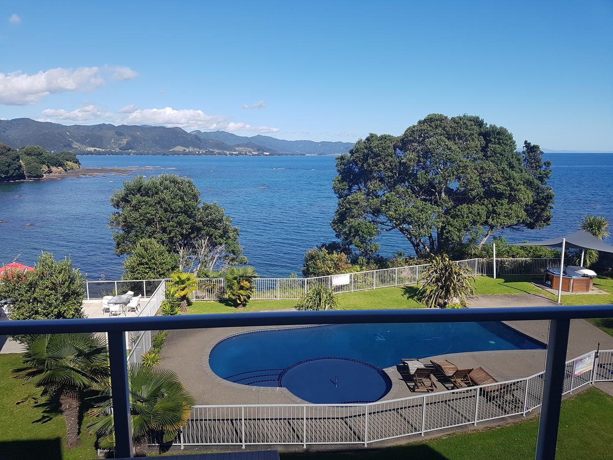 Te Kaha Beach Hotel Zewnętrze zdjęcie