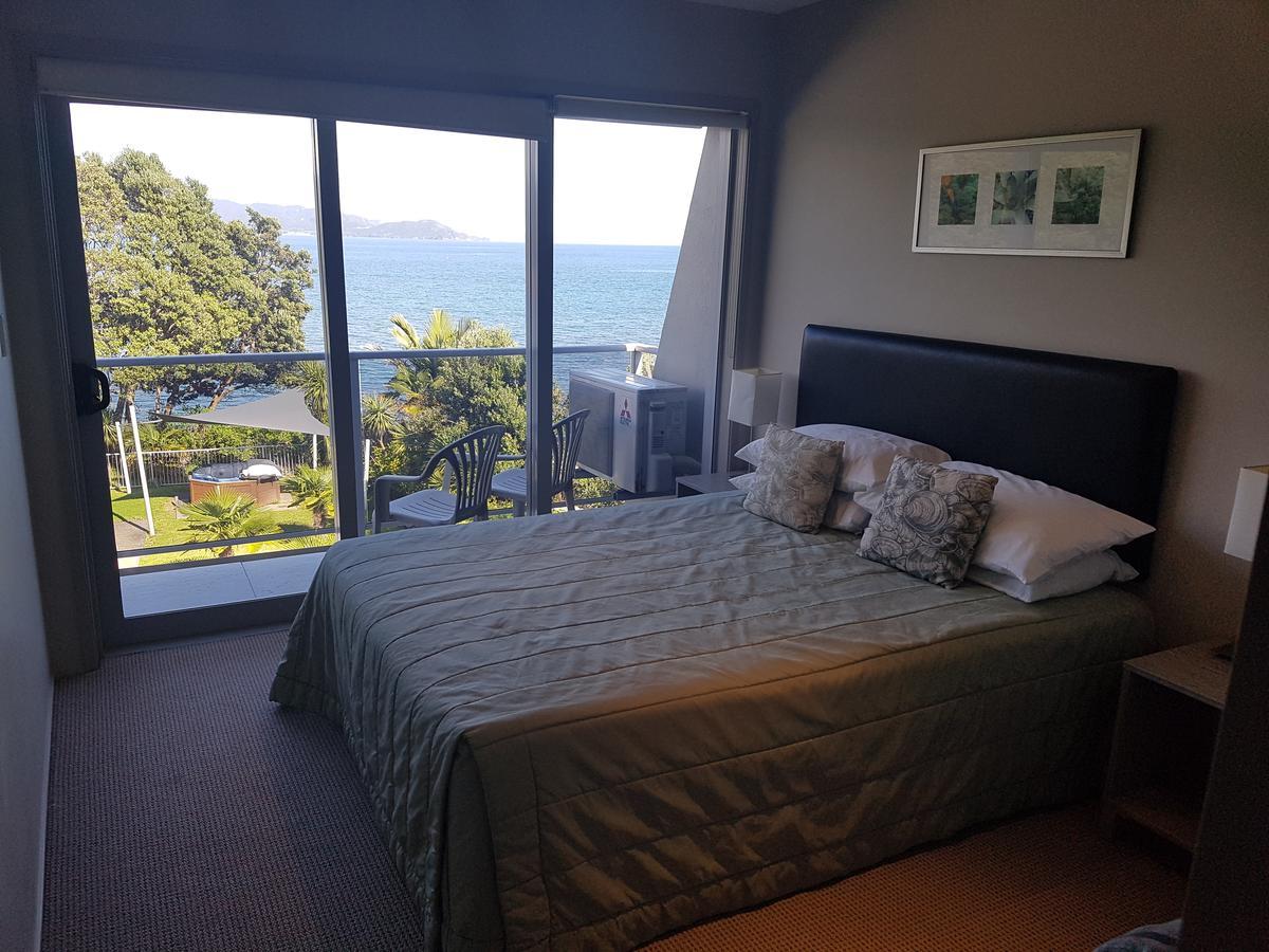 Te Kaha Beach Hotel Zewnętrze zdjęcie