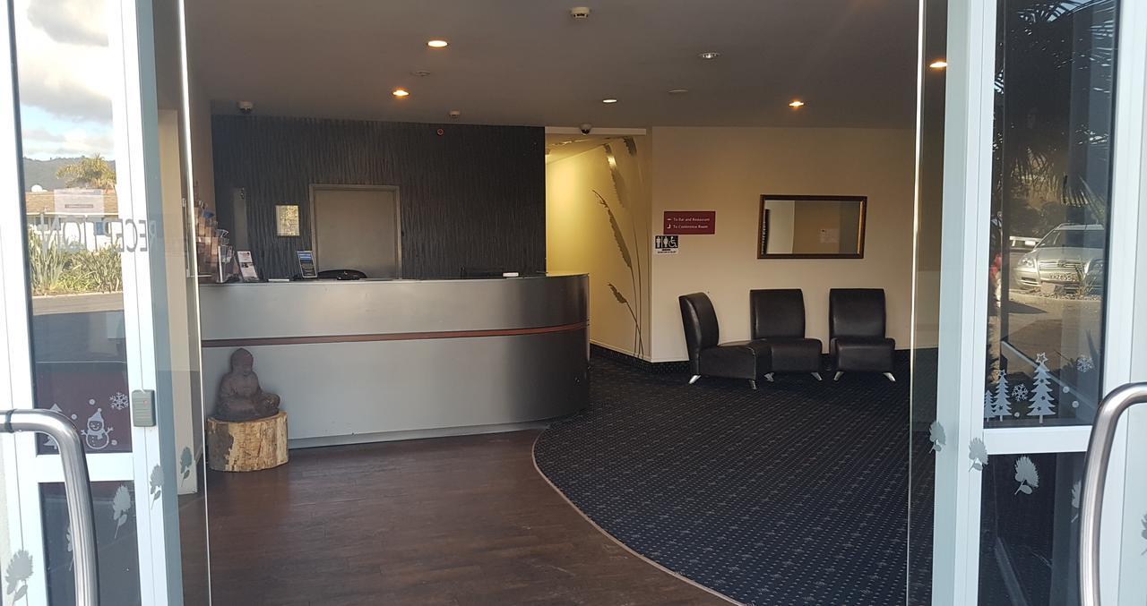 Te Kaha Beach Hotel Zewnętrze zdjęcie