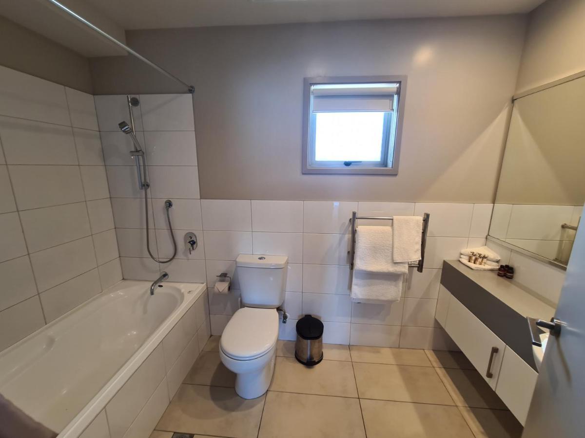Te Kaha Beach Hotel Zewnętrze zdjęcie
