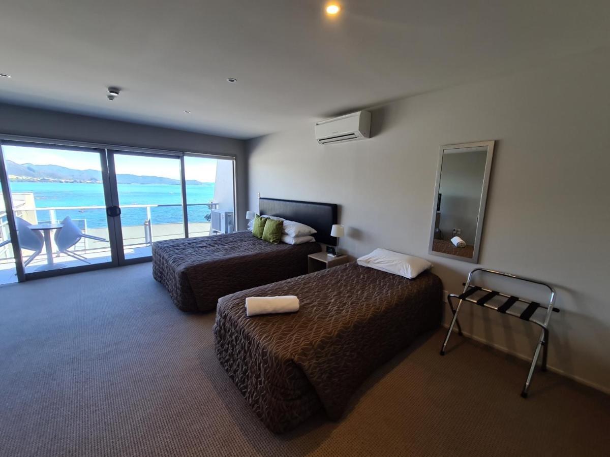 Te Kaha Beach Hotel Zewnętrze zdjęcie